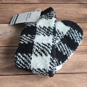 OLD NAVY | BLACK AND WHITE CHECKERED SOCKS